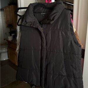 Women's Black Puffer Vest